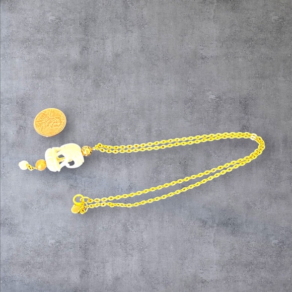 Elephant pendant & gold plated necklace carved design - Picture 4 of 4